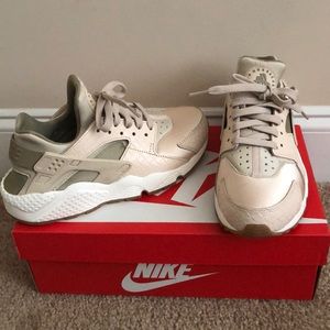Women’s Air Huarache Run Premium